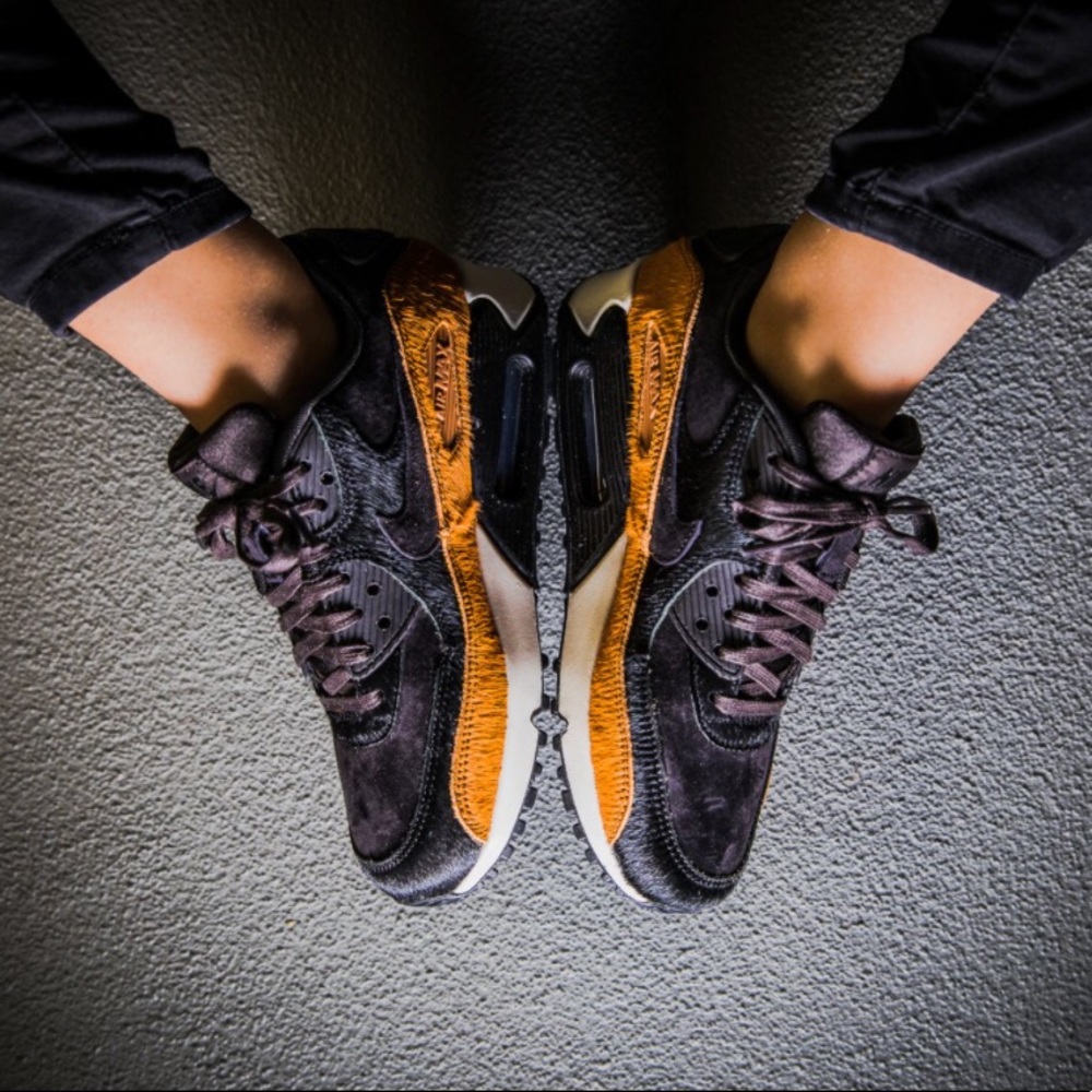 NWT Nike Air Max 90 LUX Tar WMNS - Picture 8 of 8